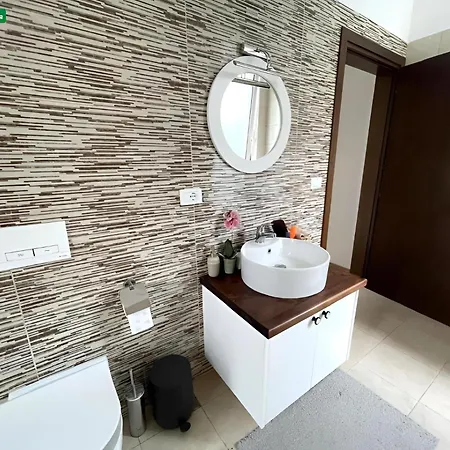Farka Luxury * טיראנה