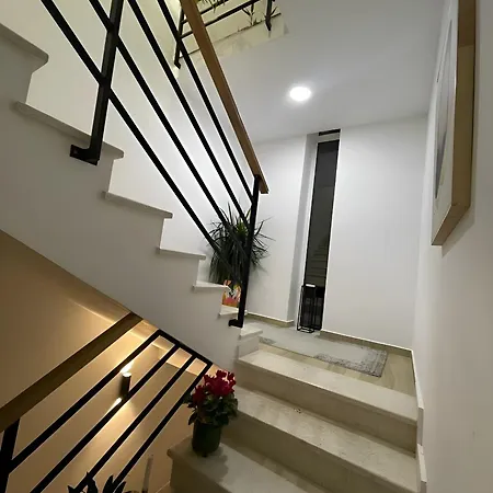 فيلة Farka Luxury تيرانا