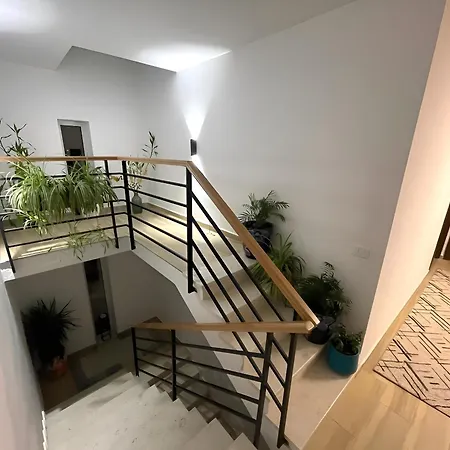 Farka Luxury וילה טיראנה